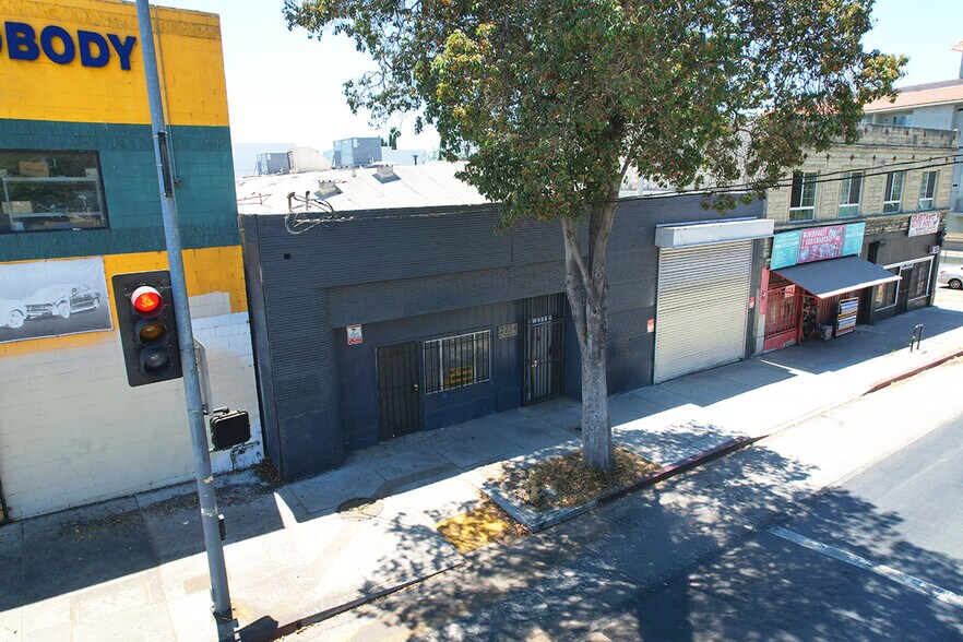 2234 W Temple St, Los Angeles, CA à louer - Photo de l’immeuble – Image 3 sur 11