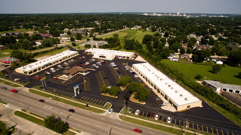 341-425 Edgewood Rd NW, Cedar Rapids, IA à louer - Photo de l’immeuble – Image 1 sur 7