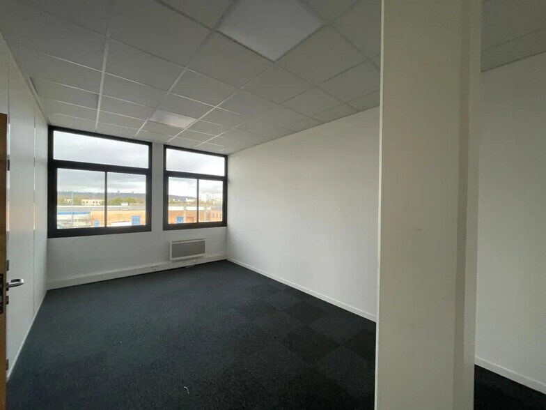 8 Rue Jean Rostand, Le Petit-Quevilly à louer - Photo intérieure – Image 3 sur 13