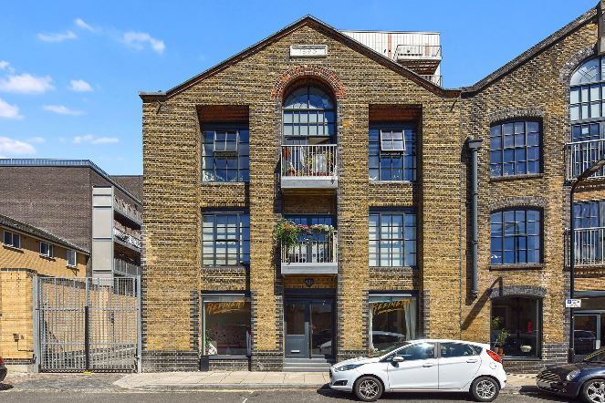 14 Collent St, Londres à vendre - Photo principale – Image 1 sur 25