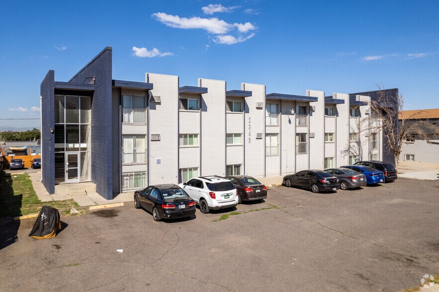 2345-2365 Emporia St, Aurora, CO à vendre - Photo principale – Image 1 sur 41