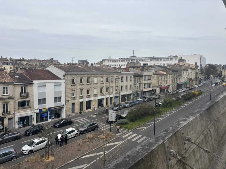 74 Rue Georges Bonnac, Bordeaux à vendre - Photo de l’immeuble – Image 2 sur 4