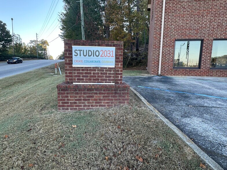 2031 Valleydale Rd, Pelham, AL à louer - Photo de l’immeuble – Image 2 sur 2