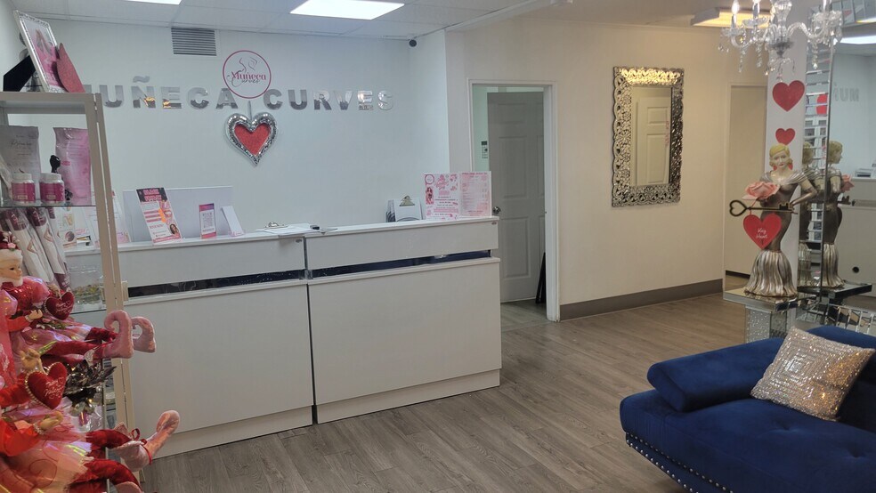 365 Broadway, Amityville, NY à louer - Photo de l’immeuble – Image 1 sur 19