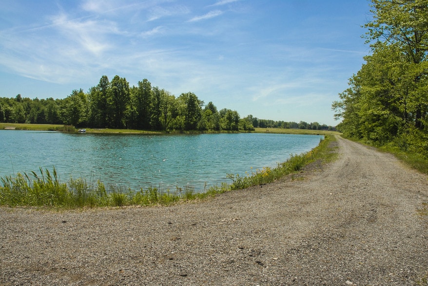 4075 King Graves Rd, Fowler, OH à vendre - Photo de l’immeuble – Image 3 sur 11