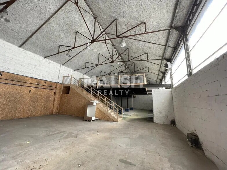 Local d’activités dans Lyon à louer - Photo intérieure – Image 2 sur 9