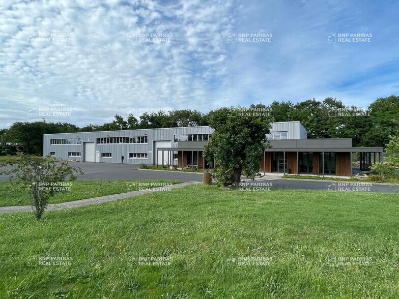 Local d'activités dans Bouaye à vendre - Photo de l’immeuble – Image 2 sur 21