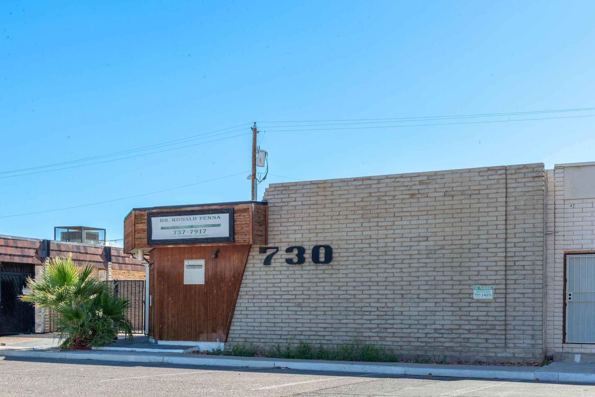 730 E Sahara Ave, Las Vegas, NV à vendre Photo de l’immeuble– Image 1 sur 6