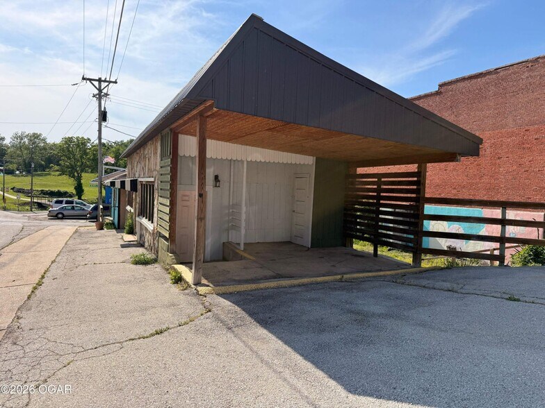 117 60 Highway, Granby, MO à louer - Photo de l’immeuble – Image 1 sur 9