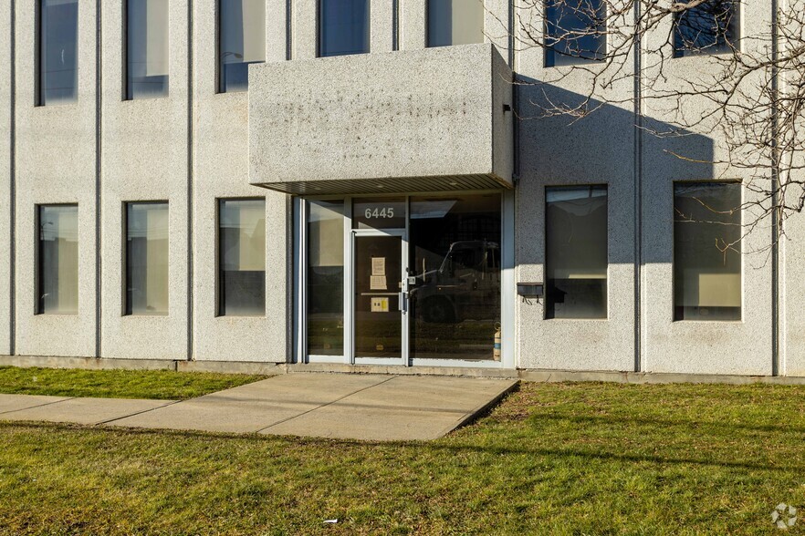 6445 Ch de la Côte-de-Liesse, Montréal, QC à vendre - Photo de l’immeuble – Image 3 sur 12