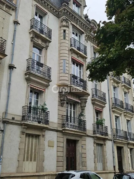 4 Place Auguste Dubois, Dijon à louer - Photo de l’immeuble – Image 2 sur 3