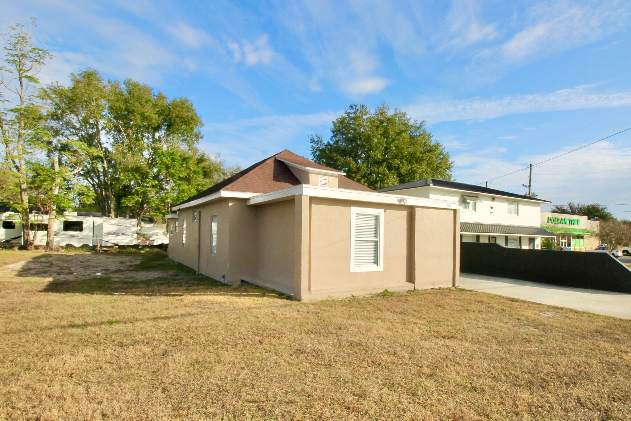 608 and 610 Dundee Road portefeuille de 2 biens à vendre sur LoopNet.fr Photo principale– Image 1 sur 82