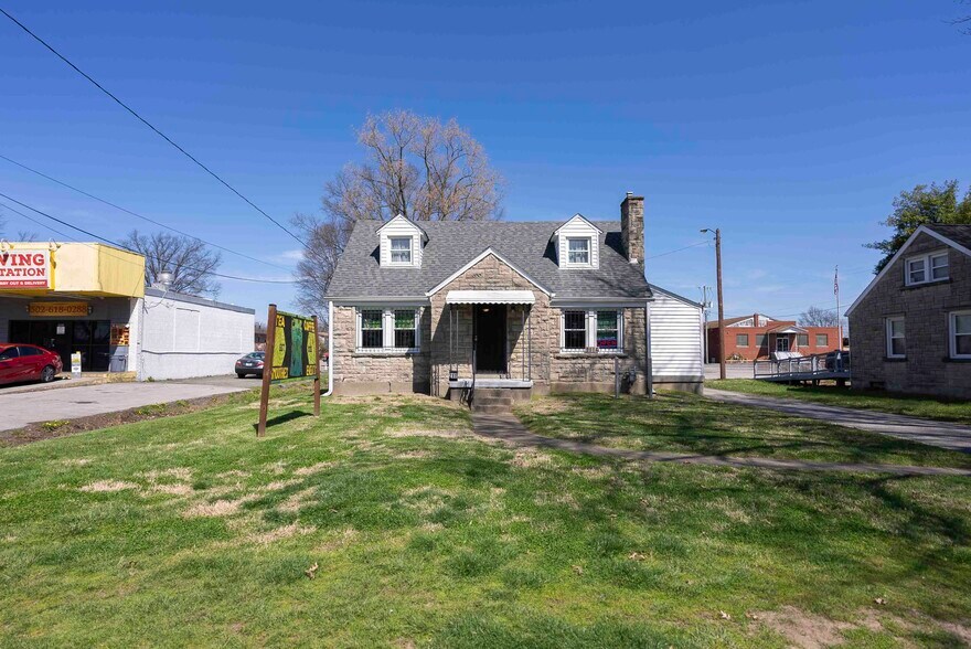 2115 Crums Ln, Louisville, KY à vendre - Photo de l’immeuble – Image 2 sur 30