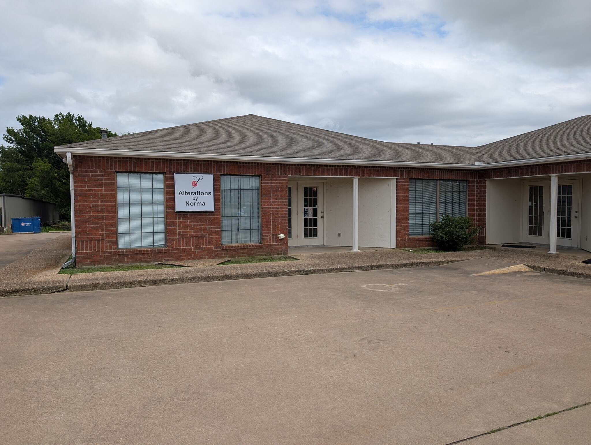 518 N Hewitt Dr, Hewitt, TX à louer Photo de l’immeuble– Image 1 sur 5