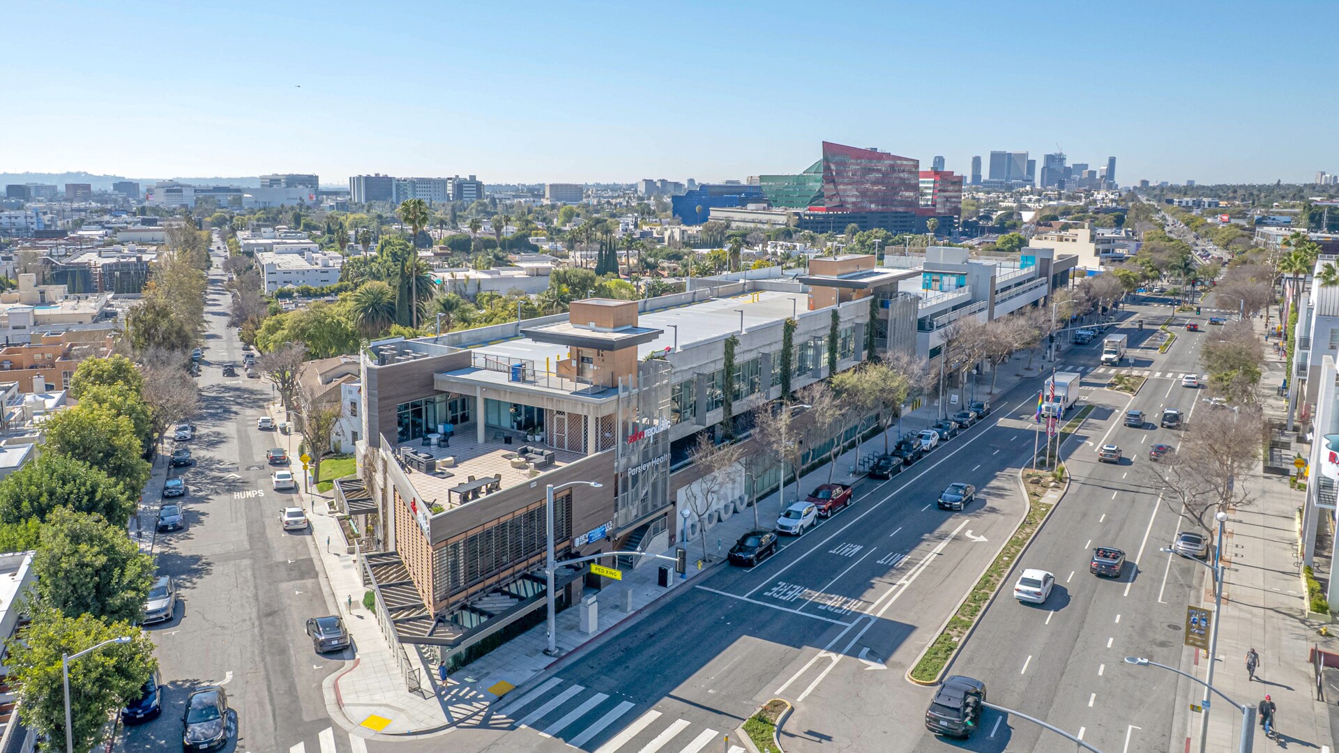 8550-8594 Santa Monica Blvd, West Hollywood, CA à louer Photo principale– Image 1 sur 10