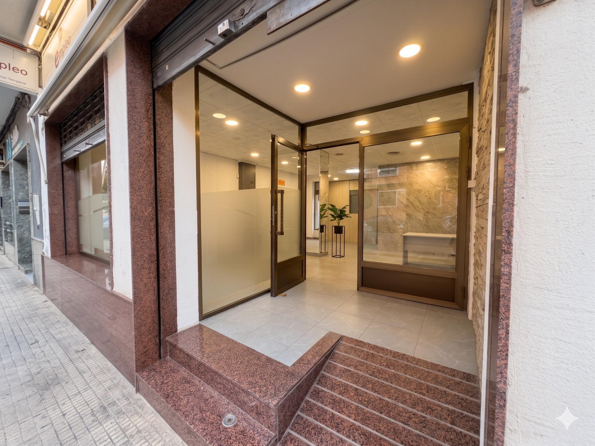 Local commercial dans Carcaixent, Valencia à louer Hall d’entrée– Image 1 sur 28