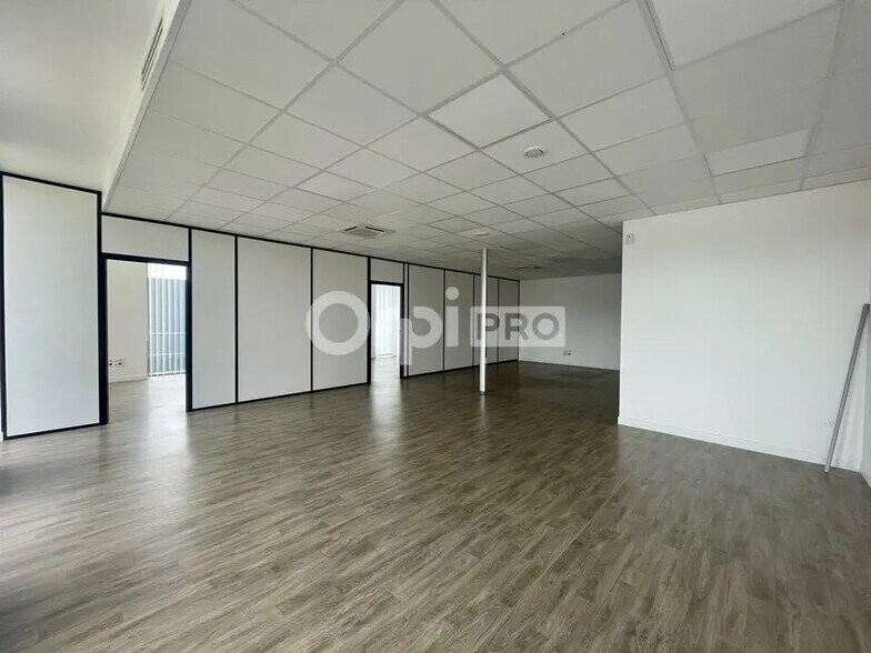 Bureau dans Reims à louer - Photo de l’immeuble – Image 2 sur 5