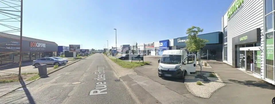 Local commercial dans Quetigny à louer - Photo de l’immeuble – Image 2 sur 3