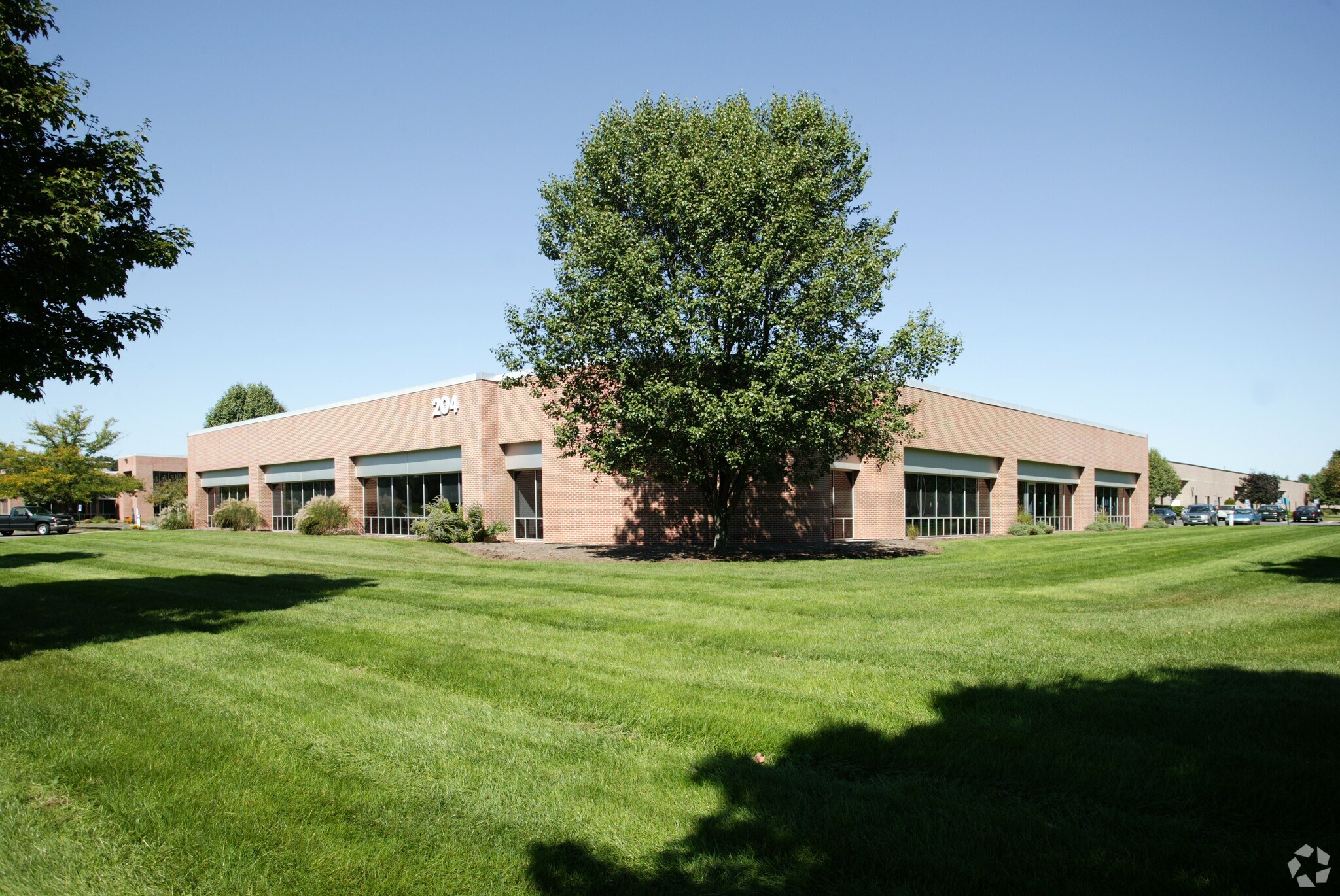 204 W Newberry Rd, Bloomfield, CT à louer Photo principale– Image 1 sur 4