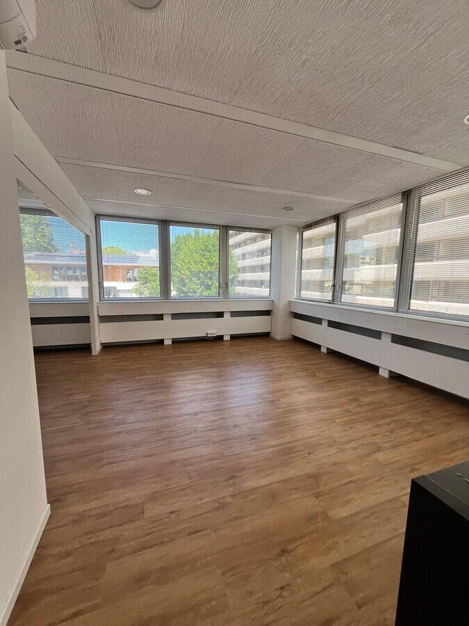 29 RUE ECOLE NORMALE, Bordeaux, GIR 33200 - Lot 128 - - Photo intérieure - Image 1 of 16