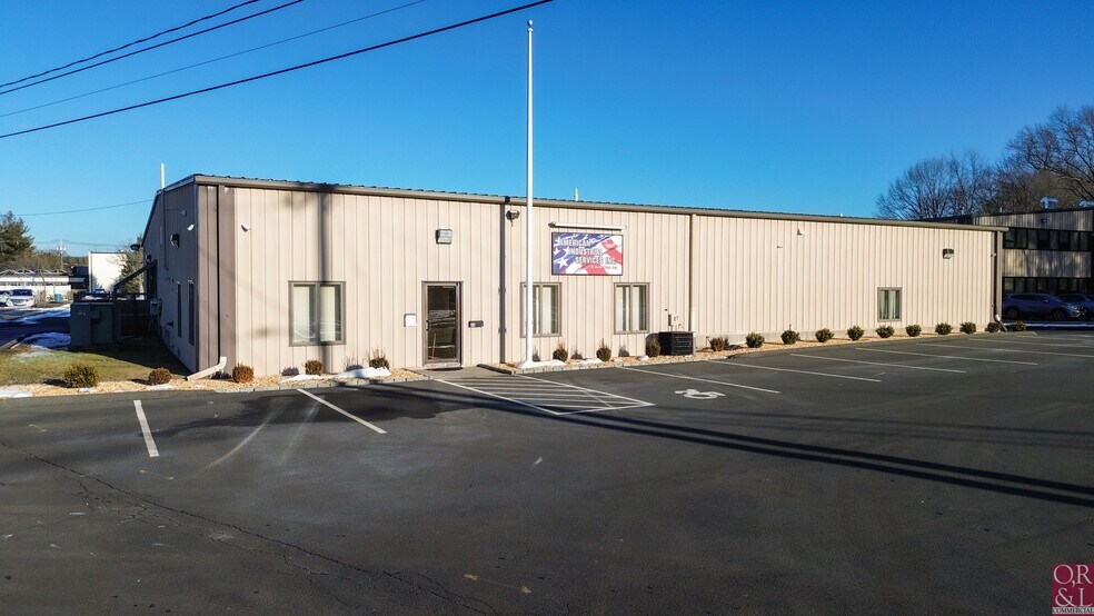 66 N Plains Hwy, Wallingford, CT à louer - Photo de l’immeuble – Image 2 sur 9