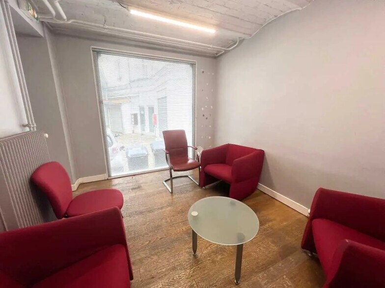 Bureau dans Charenton-le-Pont à louer - Photo de l’immeuble – Image 2 sur 7