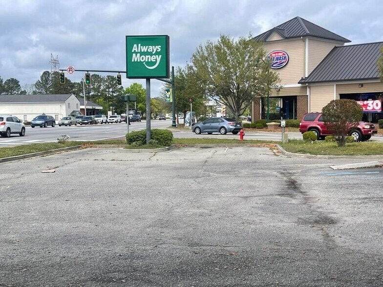 136 St James Ave, Goose Creek, SC à vendre - Photo de l’immeuble – Image 1 sur 10