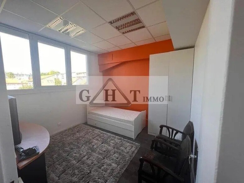 Bureau dans Maisons-Alfort à vendre - Photo de l’immeuble – Image 3 sur 6