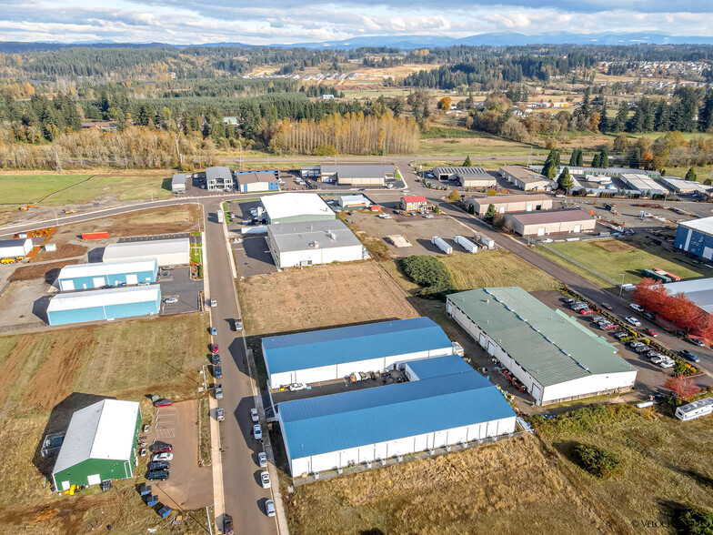 1040 NW Noble Dr, Estacada, OR à vendre - Photo de l’immeuble – Image 2 sur 5
