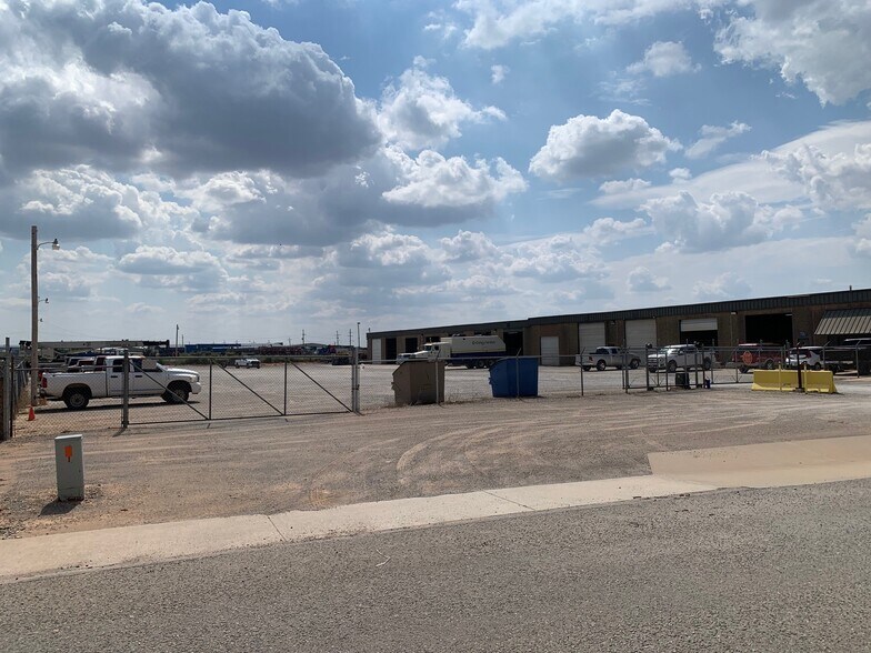 1201 E Loomis Rd, Weatherford, OK à louer - Photo principale – Image 1 sur 4