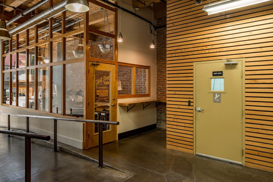 537 SE Ash St, Portland, OR à louer - Photo intérieure – Image 3 sur 5