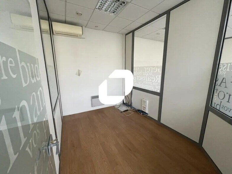 Bureau dans Châlons-en-Champagne à vendre - Photo de l’immeuble – Image 3 sur 10