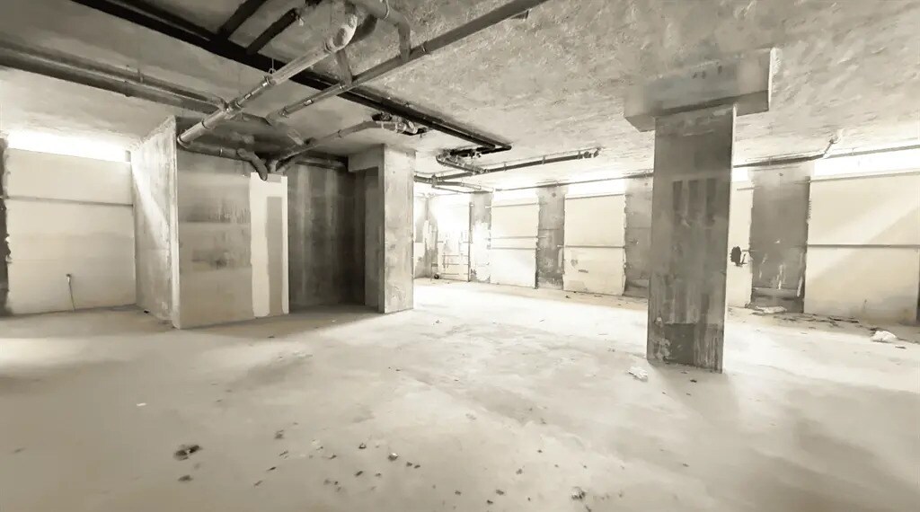 Local commercial dans Noisy-le-Grand à louer Photo intérieure– Image 1 sur 4