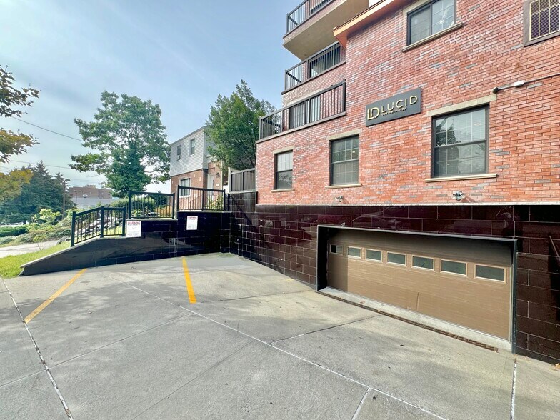 8716 Avon St, Jamaica, NY à louer - Photo de l’immeuble – Image 3 sur 26