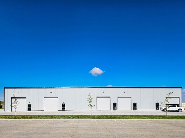20070 Hampton Dr, Gretna, NE à louer - Photo principale – Image 1 sur 7