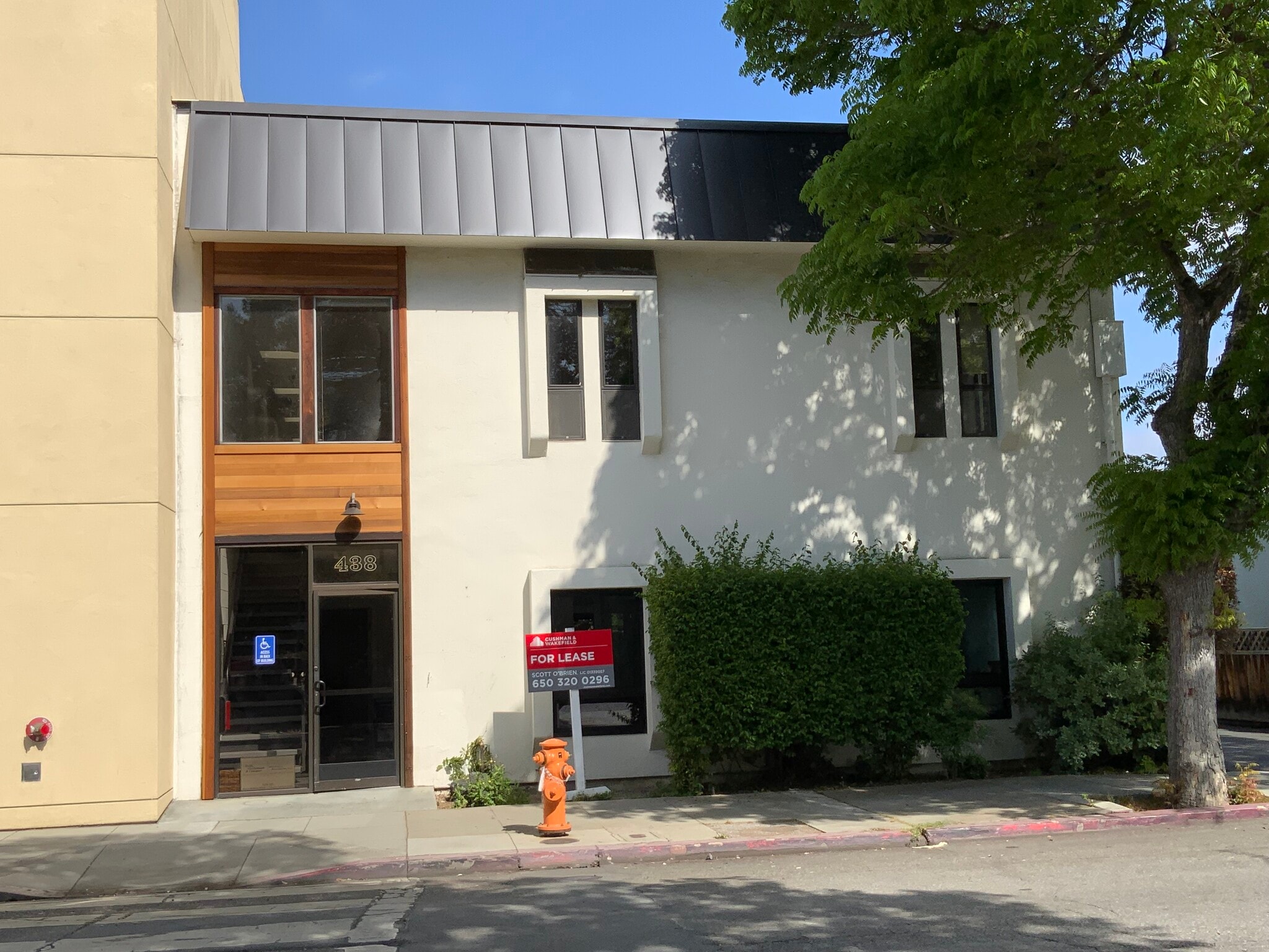 438 Cambridge Ave, Palo Alto, CA à louer Photo principale– Image 1 sur 10
