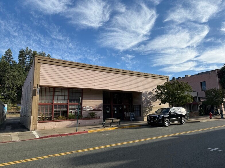 447 Main St, Placerville, CA à vendre - Photo de l’immeuble – Image 1 sur 16
