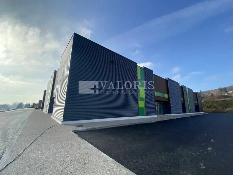Local commercial dans Anse à vendre - Photo de l’immeuble – Image 2 sur 5