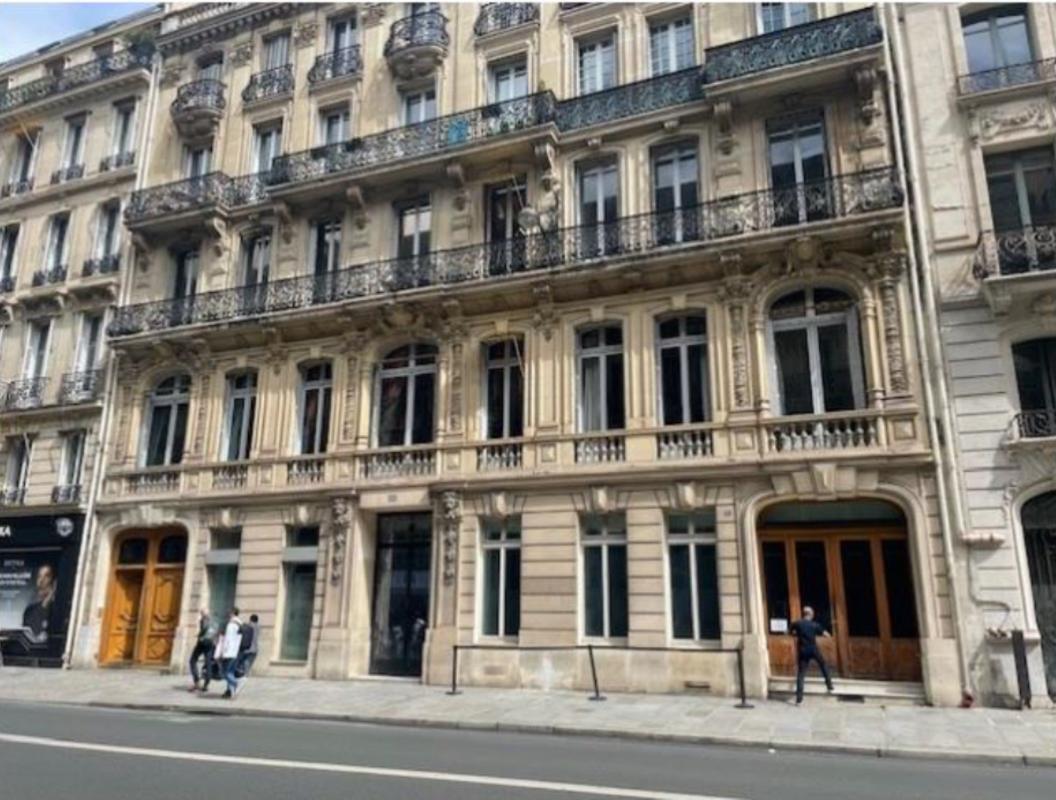 54 Ter Rue De Châteaudun, Paris à louer Photo de l’immeuble– Image 1 sur 2
