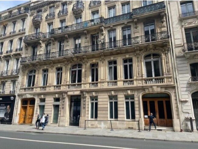 Plus de détails pour 54 Ter Rue De Châteaudun, Paris - Bureau à louer