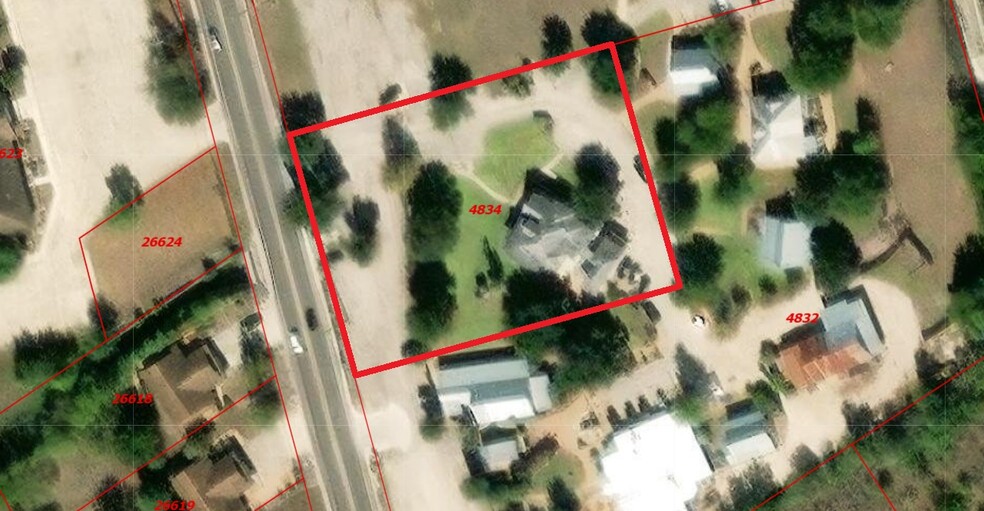 830, 832, & 870 Gruene Road, New Braunfels, TX à vendre - Photo de l’immeuble – Image 3 sur 19