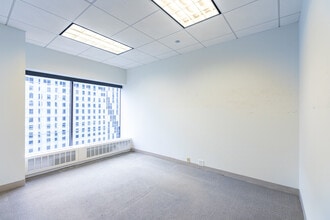 180 N LaSalle St, Chicago, IL à louer Photo intérieure– Image 1 sur 8