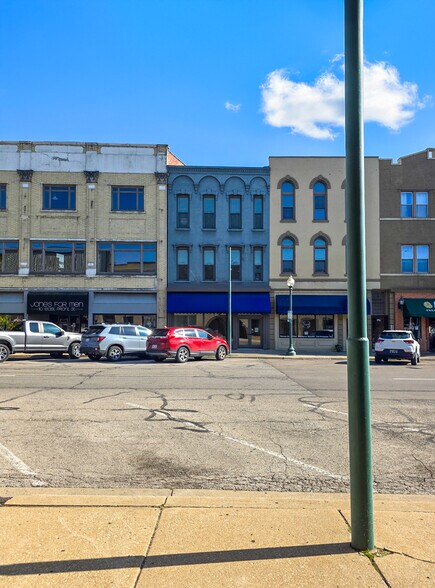 8 E Front St, Monroe, MI à vendre - Photo de l’immeuble – Image 3 sur 28