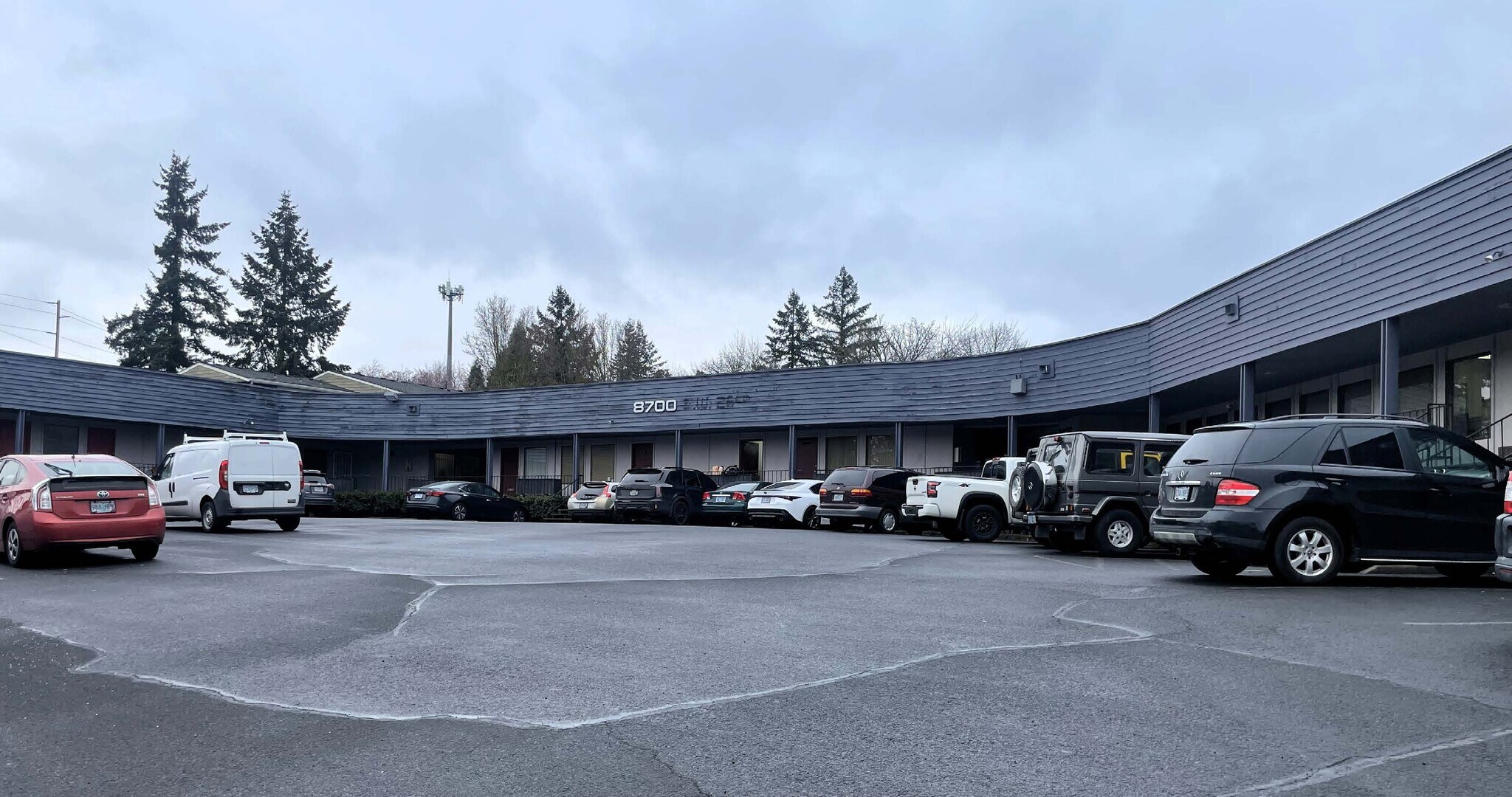 8700 SW Barbur Ct, Portland, OR à louer Photo principale– Image 1 sur 4