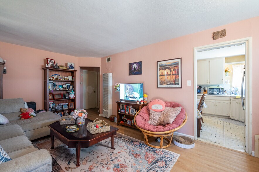 536-536 E El Segundo Blvd, Compton, CA à vendre - Photo intérieure – Image 2 sur 22