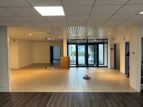 Local d’activités dans Saint-Pierre-du-Perray à louer Photo intérieure– Image 2 sur 14