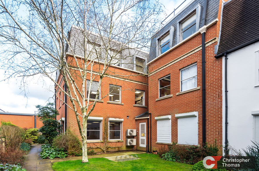 Marsham Way, Gerrards Cross à louer - Photo de l’immeuble – Image 2 sur 3