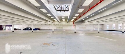 305 E 182nd St, Bronx, NY à vendre Photo intérieure– Image 2 sur 4