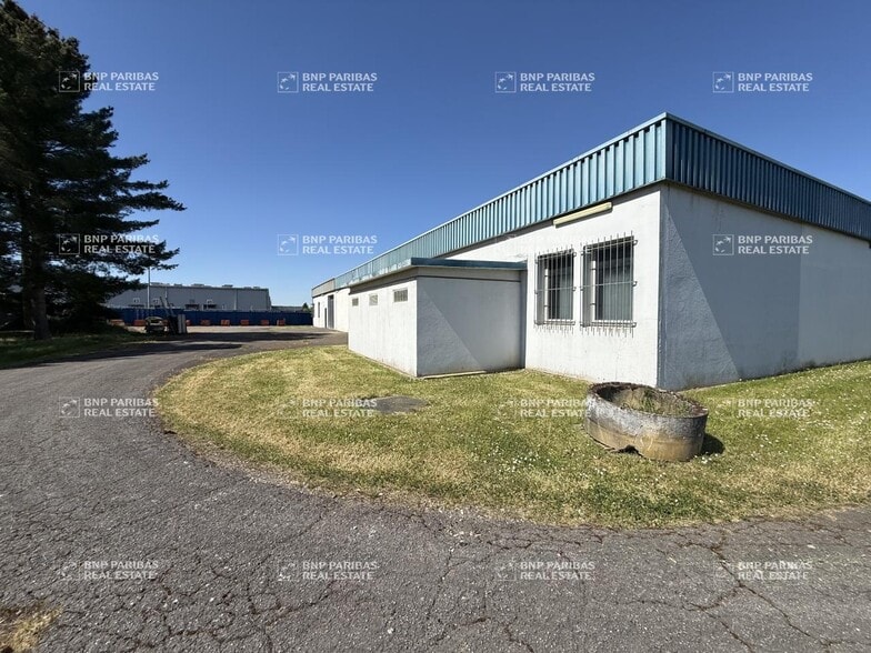 Local d'activités dans Basse-Ham à vendre - Photo de l’immeuble – Image 3 sur 21