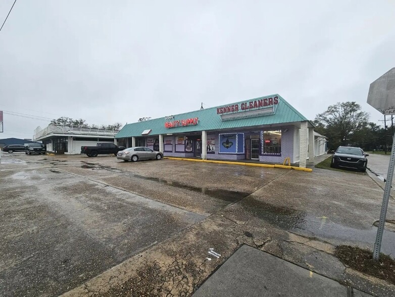 2300-2322 Airline Dr portefeuille de 2 biens à vendre sur LoopNet.fr - Photo de l’immeuble – Image 3 sur 7